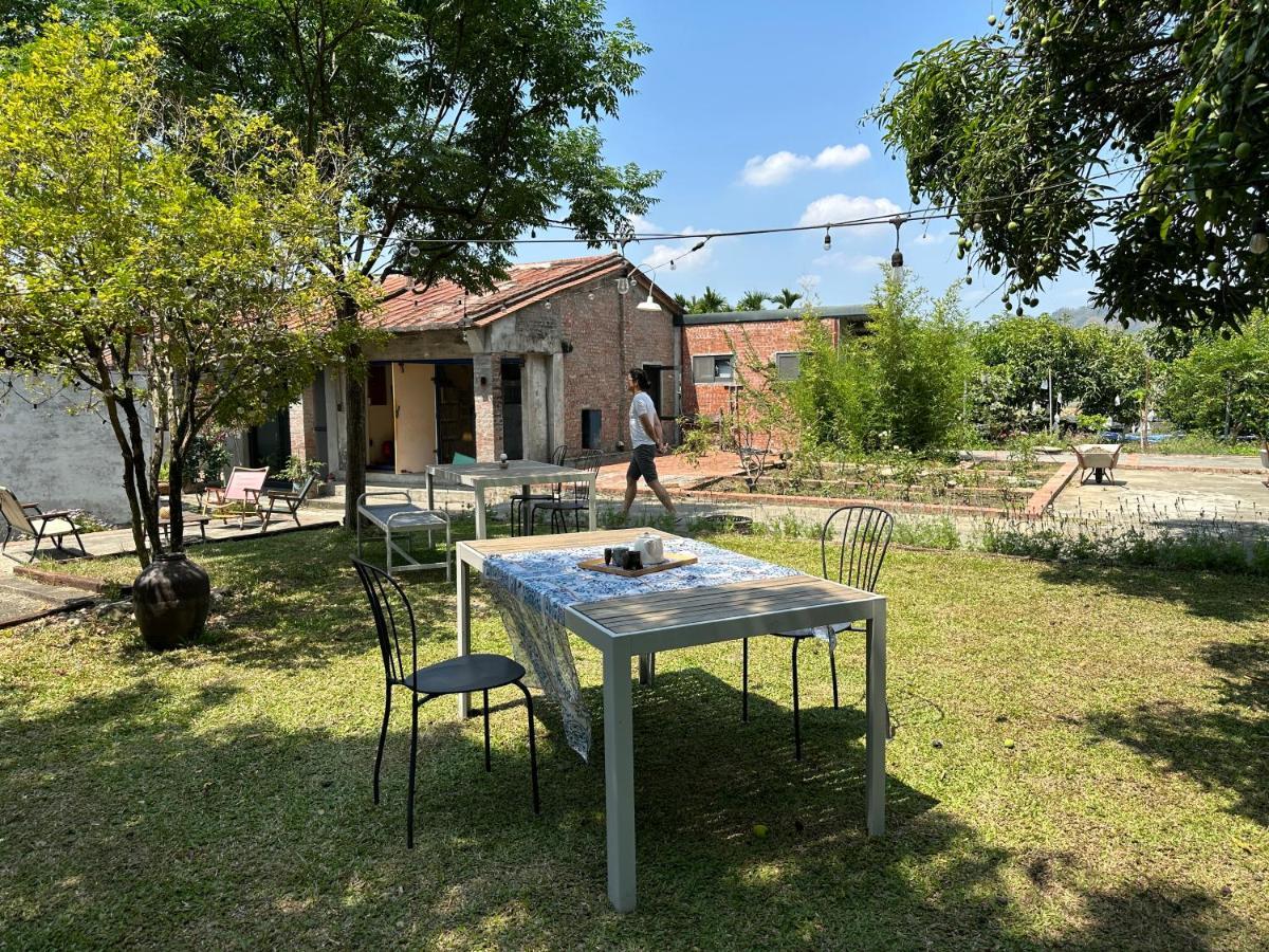 香蕉與黑膠 Yellow And Black Guest House Mei-nung 외부 사진