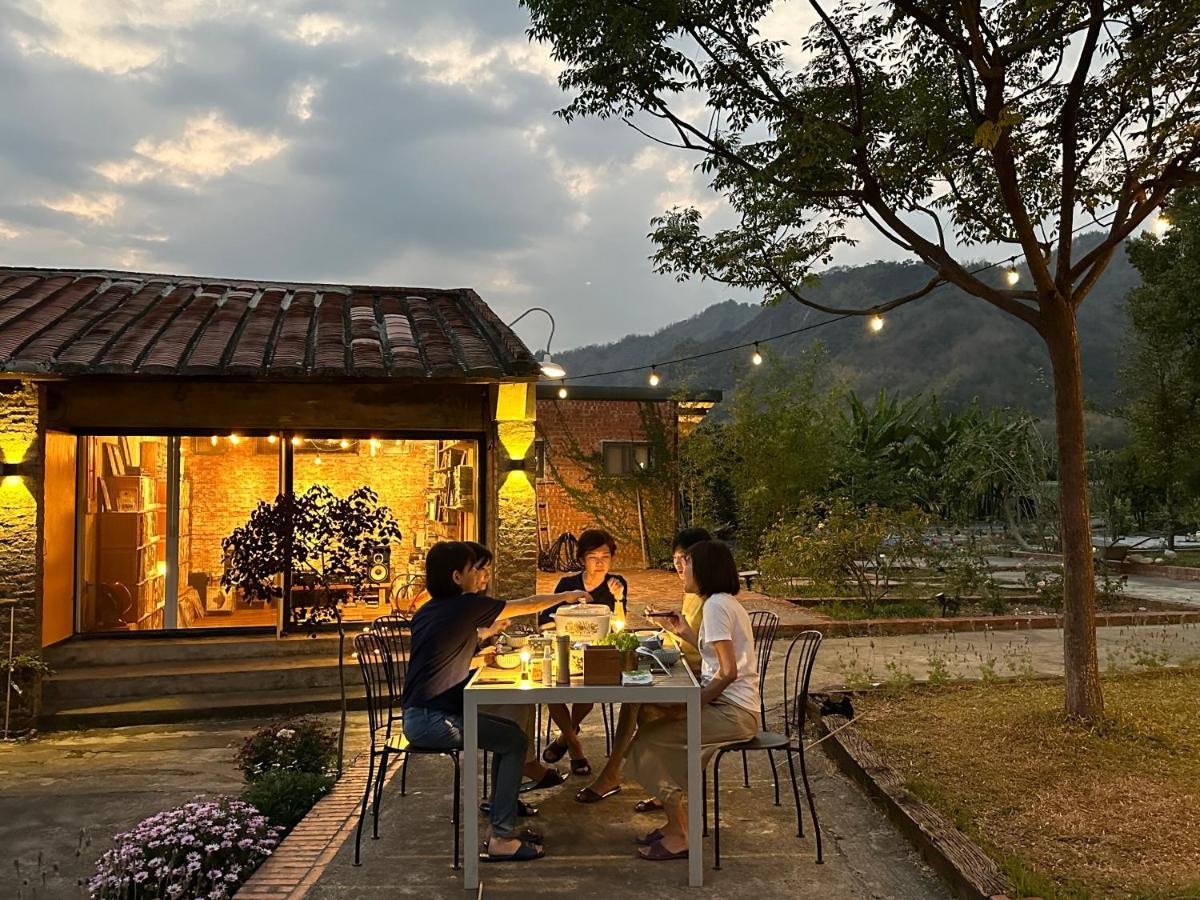 香蕉與黑膠 Yellow And Black Guest House Mei-nung 외부 사진
