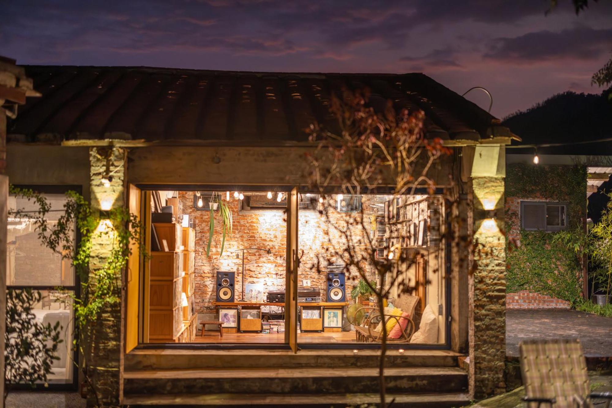 香蕉與黑膠 Yellow And Black Guest House Mei-nung 외부 사진